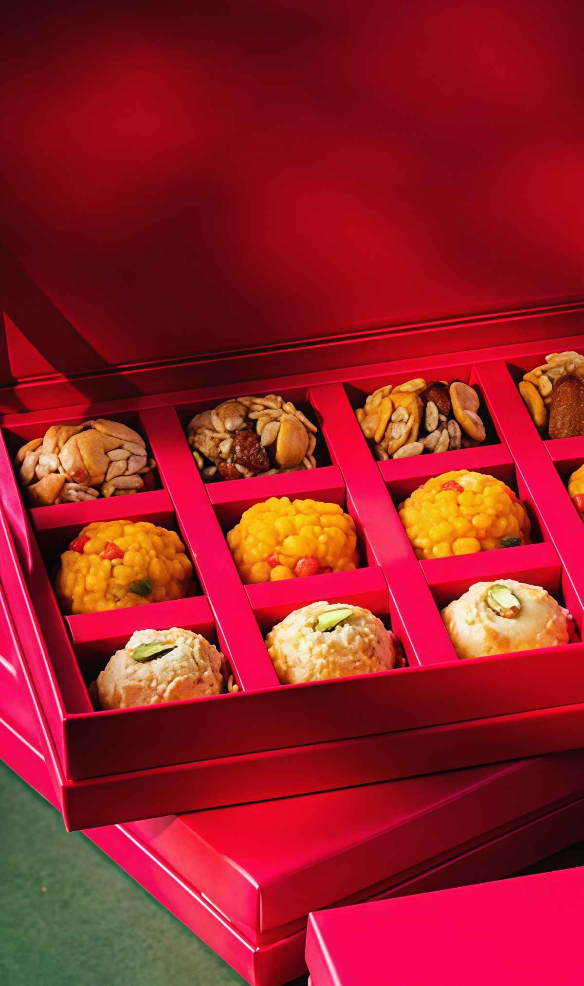 Best sweets and namkeen hamper for Diwali – premium festive gift idea