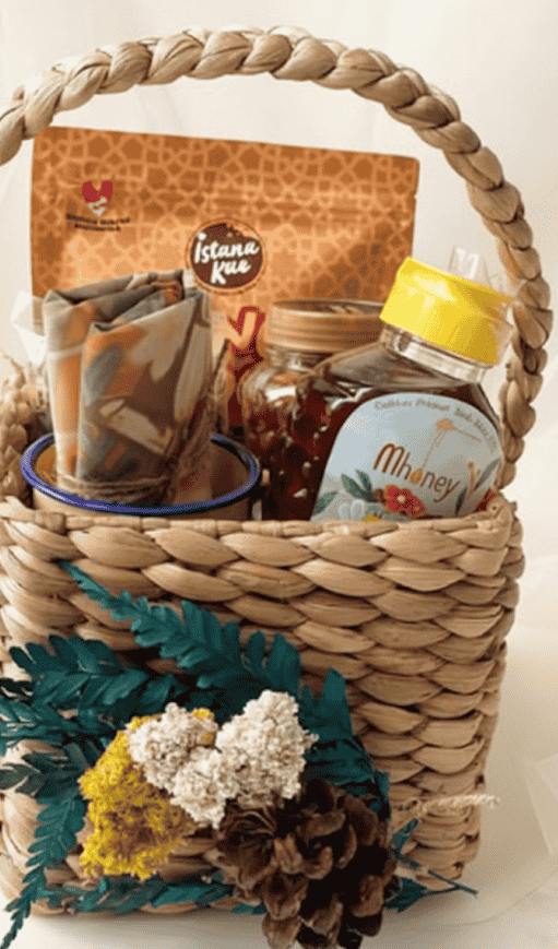 handmade Diwali sweets and snacks combo